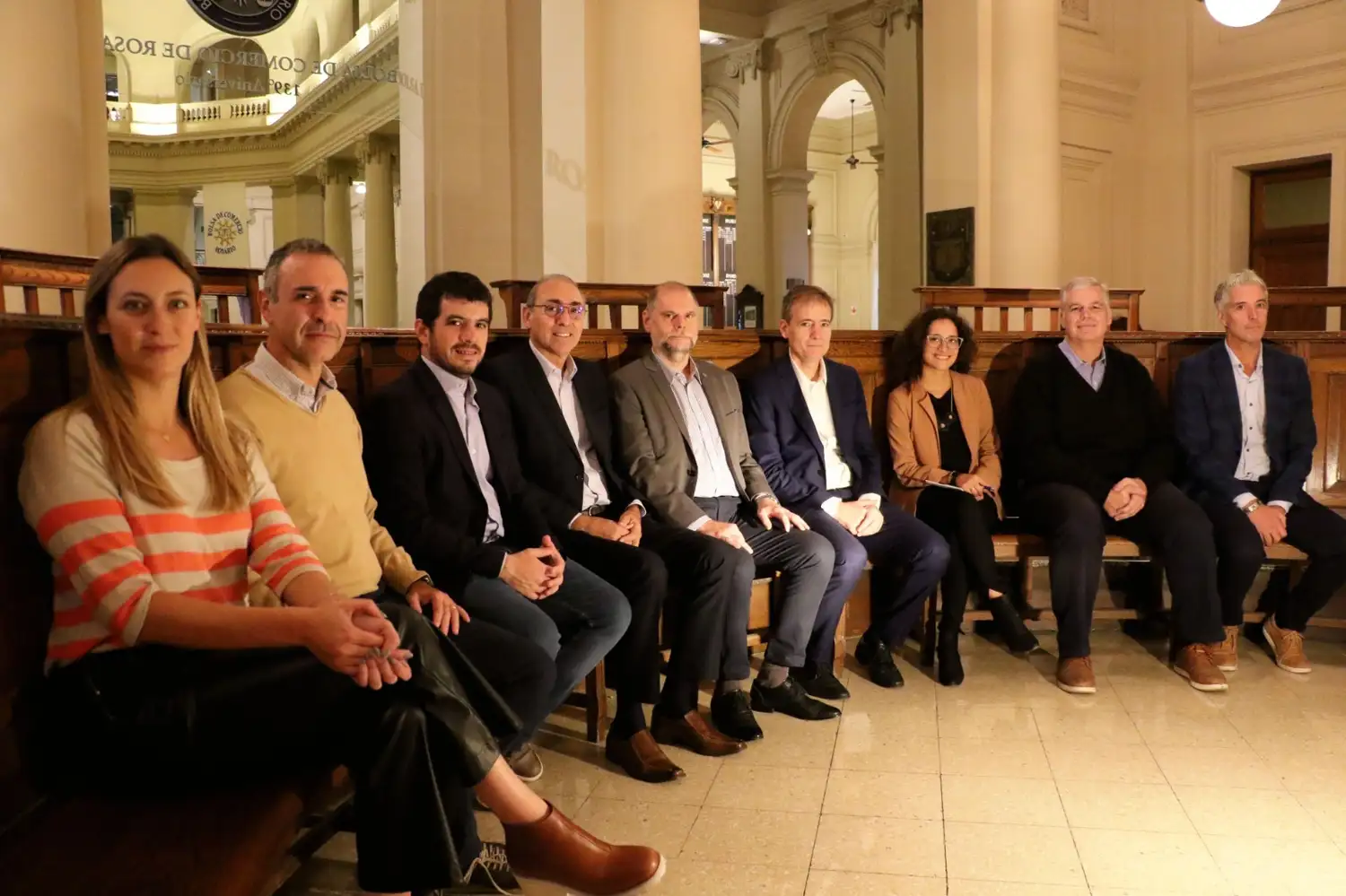 Funcionarios municipales junto a autoridades de la Bolsa de Comercio de Rosario. Foto: Gobierno de Venado Tuerto