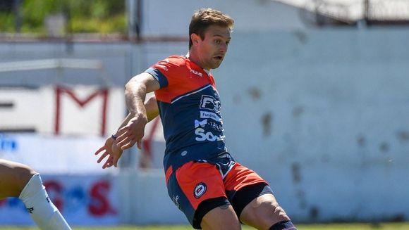 Central Córdoba sufrió una dura derrota ante Deportivo Español y quedó afuera de la carrera por el ascenso