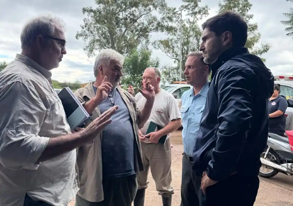 Pullaro supervisó la defensa hídrica en Villa Minetti y el funcionamiento de las bombas tras las lluvias intensas