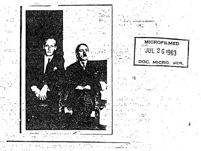 En Colombia. La foto muestra al informante Citroën y al supuesto Hitler, en 1954. Imagen: CIA Library.