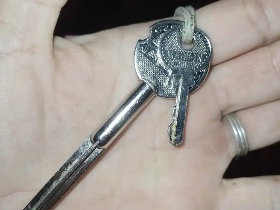 Buscan llaves perdidas en la zona de Alvear y Sbert