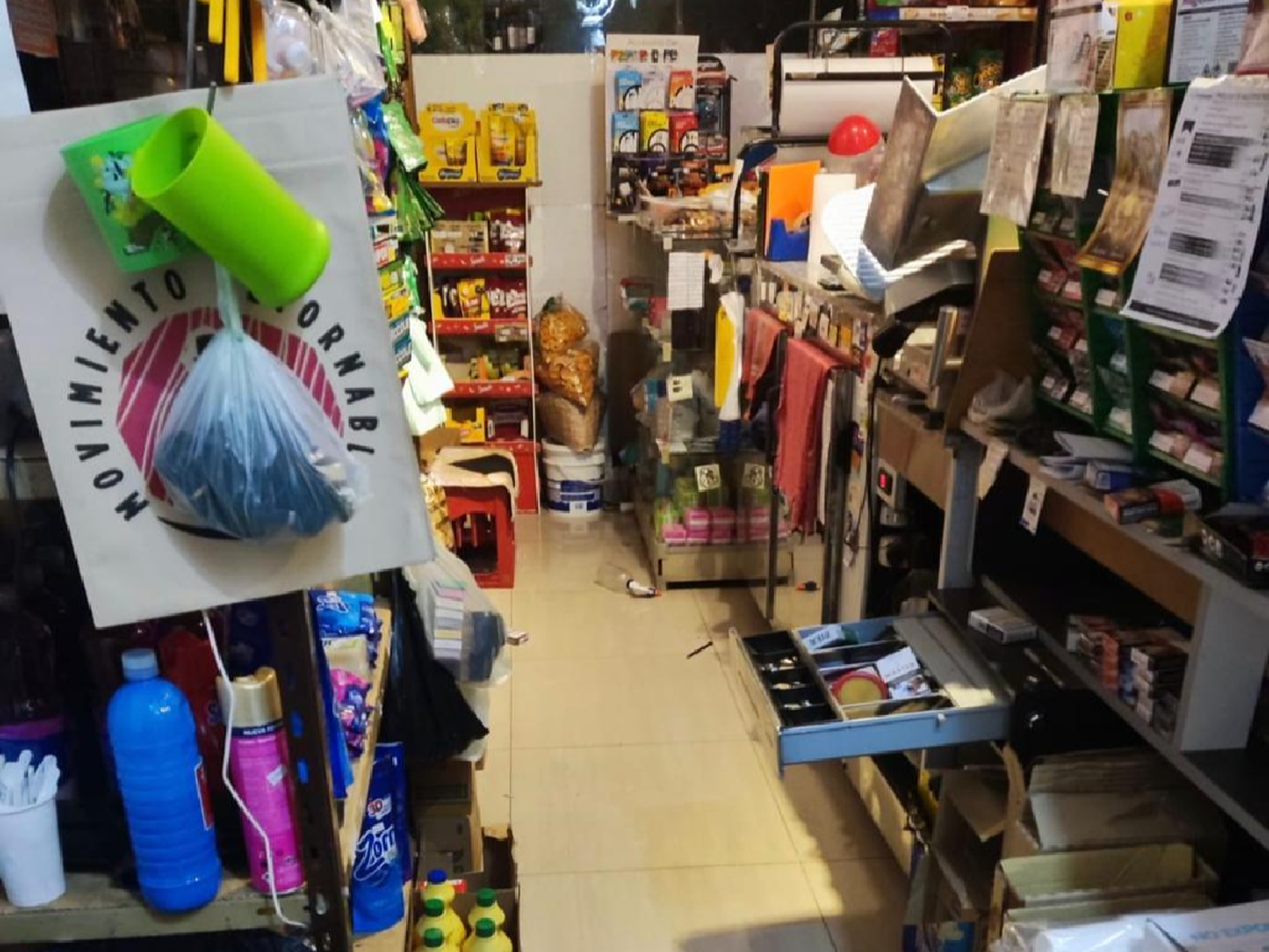 Robaron en un almacén de barrio Catedral