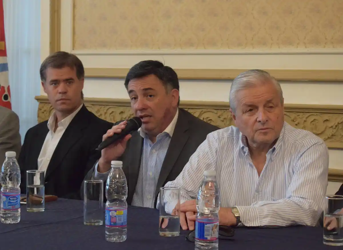 El Intendente de Concepción del Uruguay congeló su sueldo y el de sus funcionarios