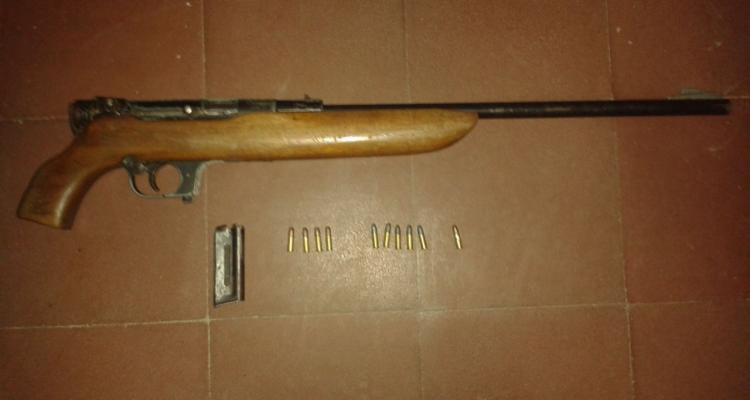 Dos aprehendidos por disparar contra un hombre