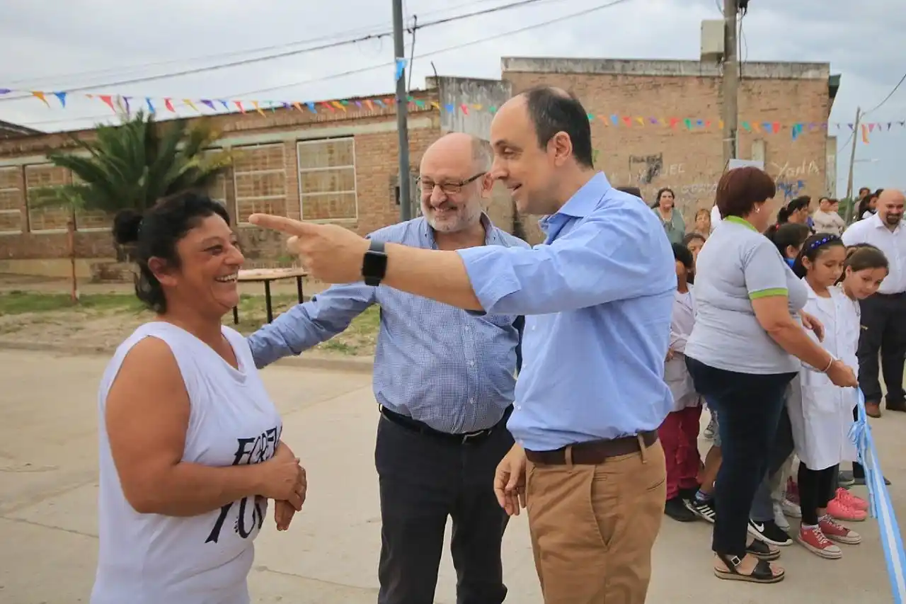 Nuevo pavimento en barrio 12 de Octubre