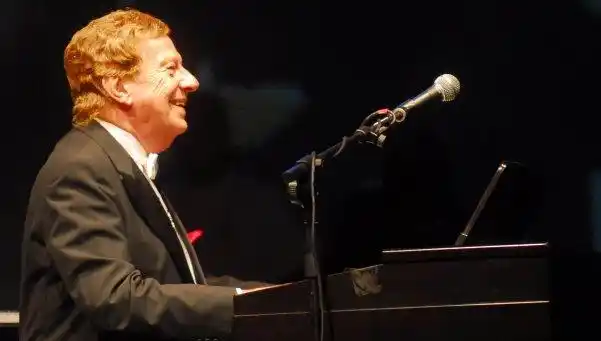 Murió el legendario Mariano Mores