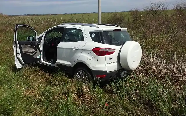 Autovía 14: Perdió el control de la camioneta y terminó en la banquina 