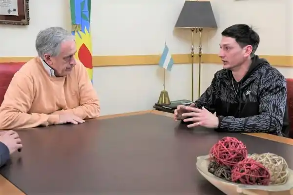 Pelota Paleta: El intendente Gastón felicitó al joven pelotari Nahuel Inchausti