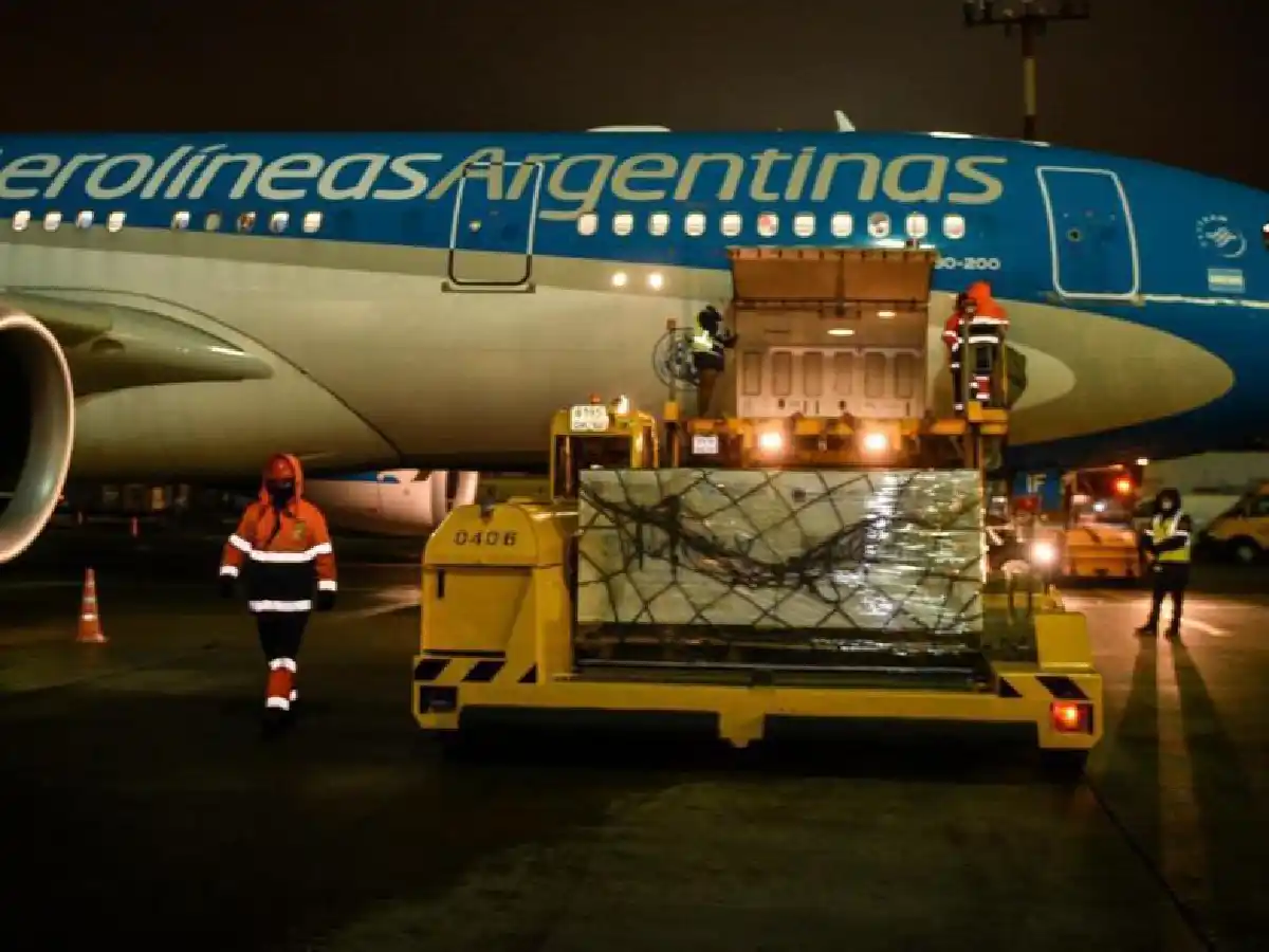 Sputnik V: esta tarde llega el cuarto vuelo desde Rusia con 400 mil dosis