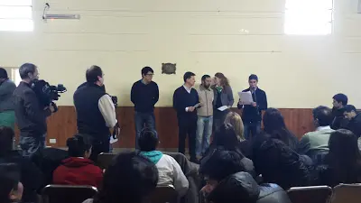 Villarino: El Intendente Bevilacqua entregó becas en Pedro Luro