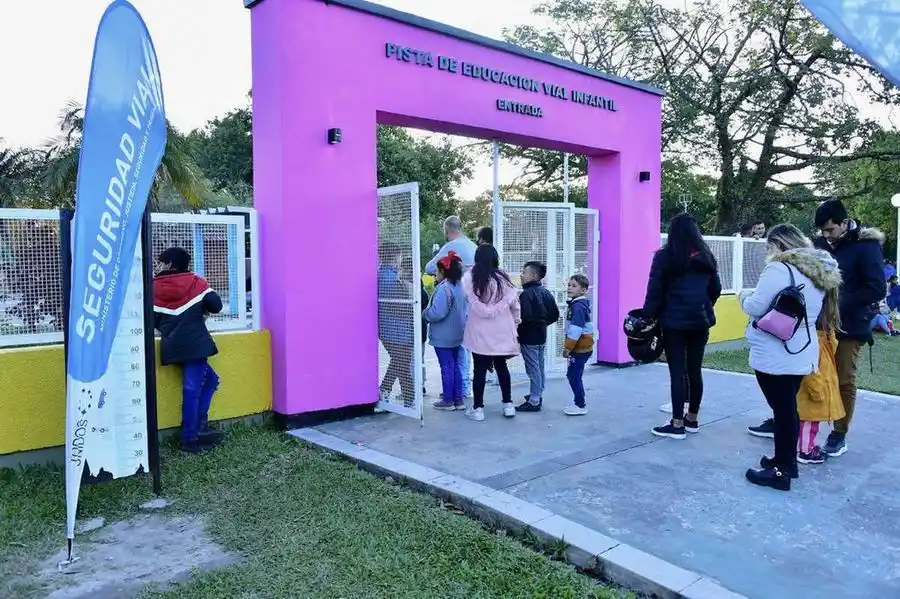 Nueva cartelería para pista de 
educación vial del Paraíso de los Niños