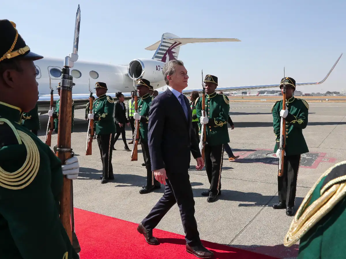 Macri llegó a Sudáfrica para la cumbre BRICS