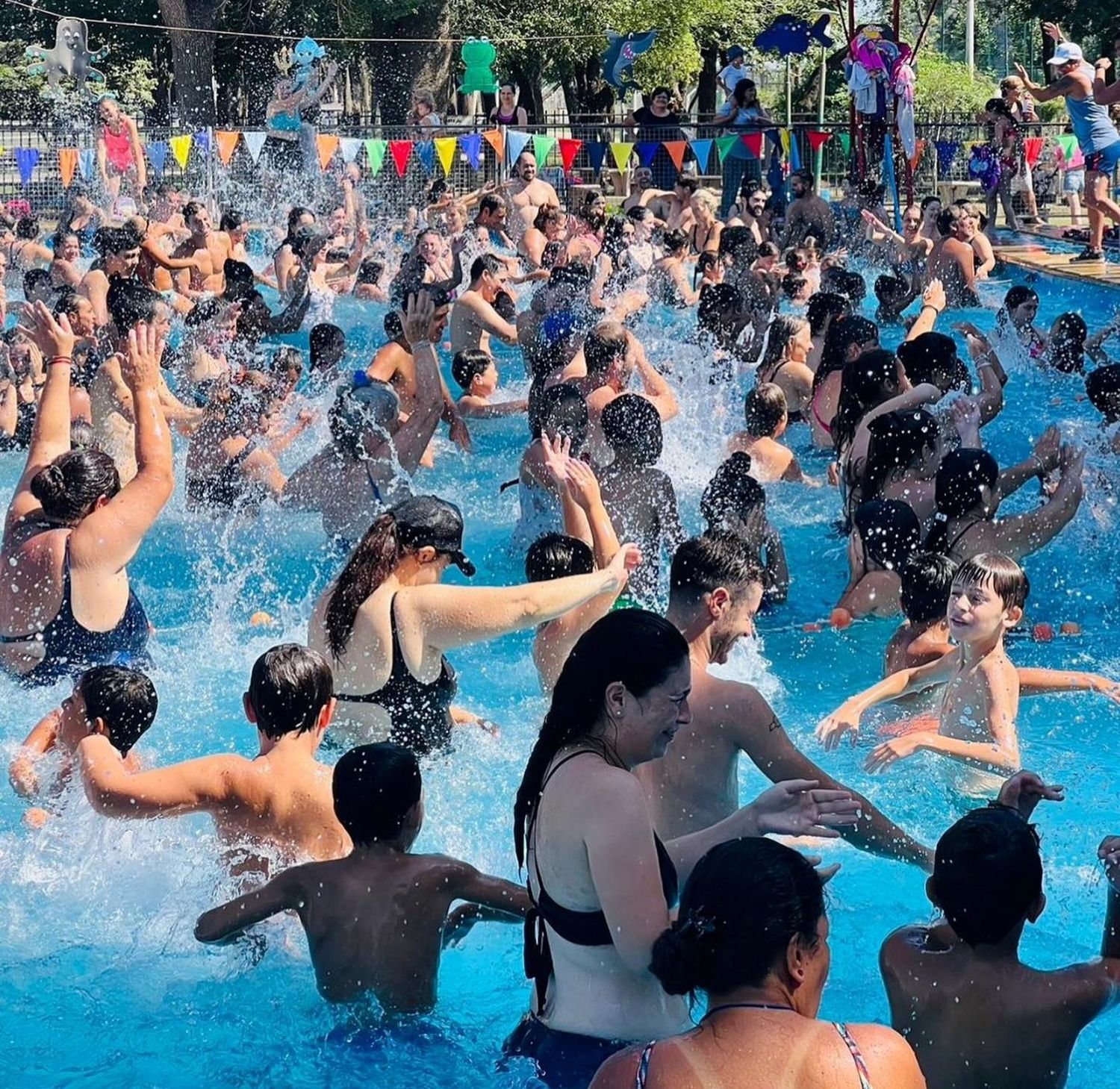 Más de 300 niños concurrieron a la Escuela Deportiva y de Natación