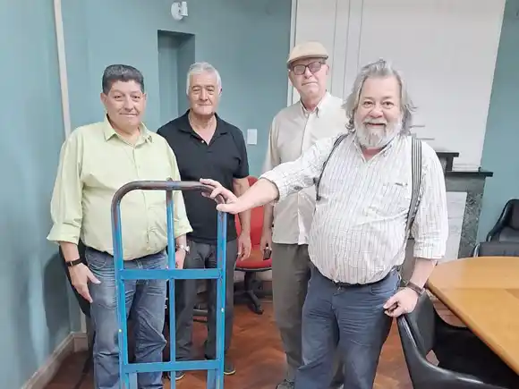 Importante donación a la Biblioteca Popular Olegario Víctor Andrade