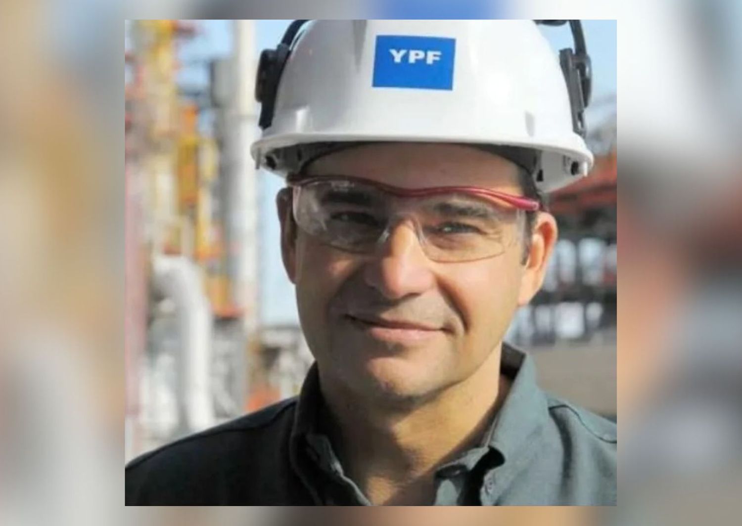 Con ese perfil se hacía pasar por personal de Techint.