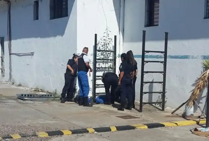 La Matanza: Golpean y amordazan a policía local para robarle el chaleco y el arma