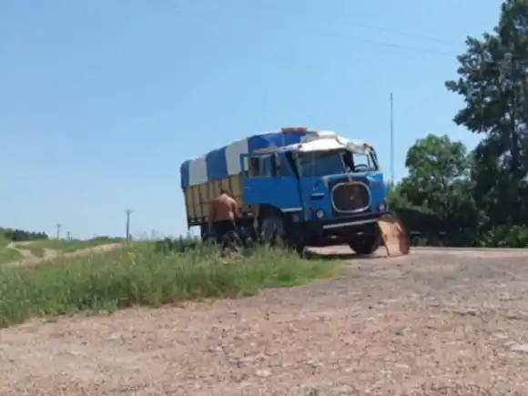 En ruta 130: desprendimiento de tolva causó impacto entre camiones