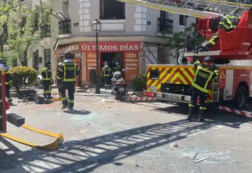 ¡TRAGEDIA EN MADRID! Explosión en un edificio deja dos muertos y 19 heridos
