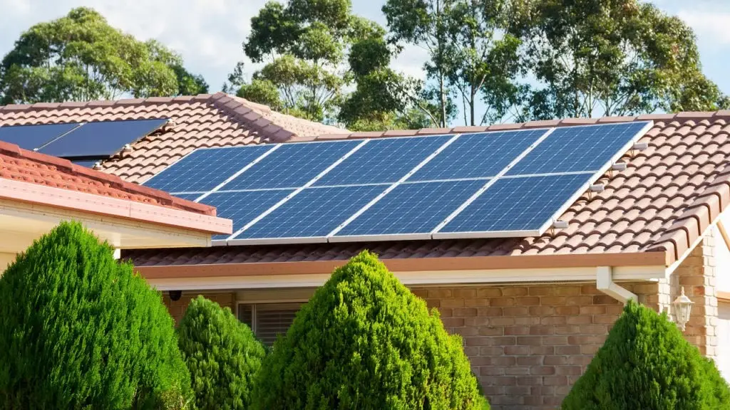 Habilitan a vecinos o pymes a generar energía renovable y vender los excedentes