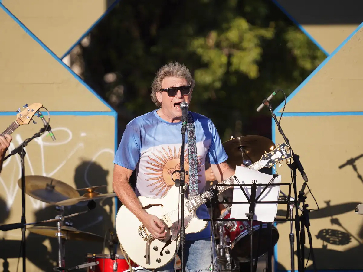 Sin “Domingo Diferente” en el Superdomo pero podría haber rock en la plaza  