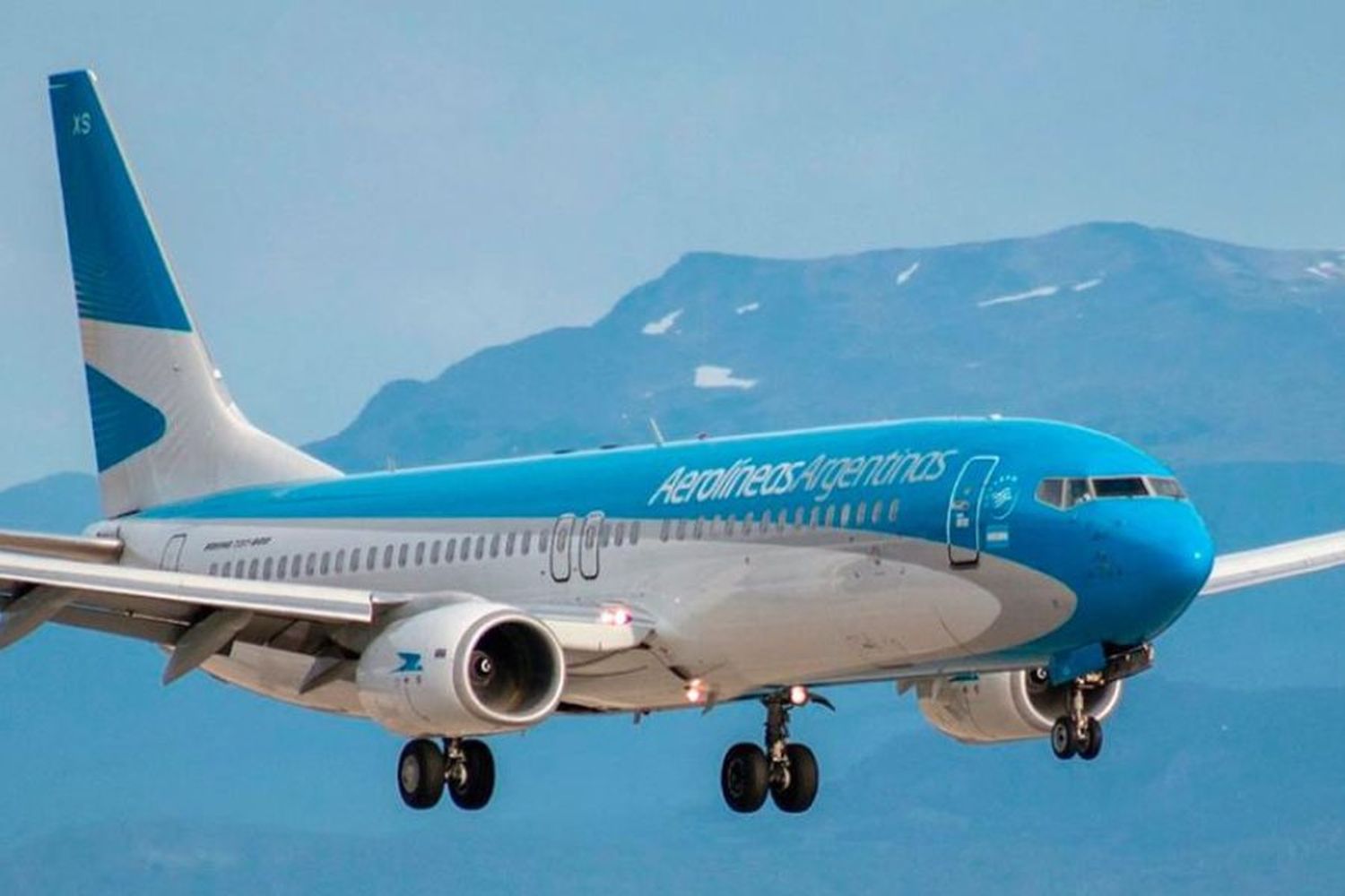 Un avión de Aerolíneas Argentinas tuvo que realizar un aterrizaje de emergencia por una amenaza de bomba