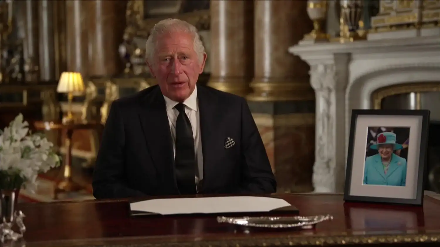 Carlos III dio su primer discurso como rey: “Mi madre se sacrificó por su deber”