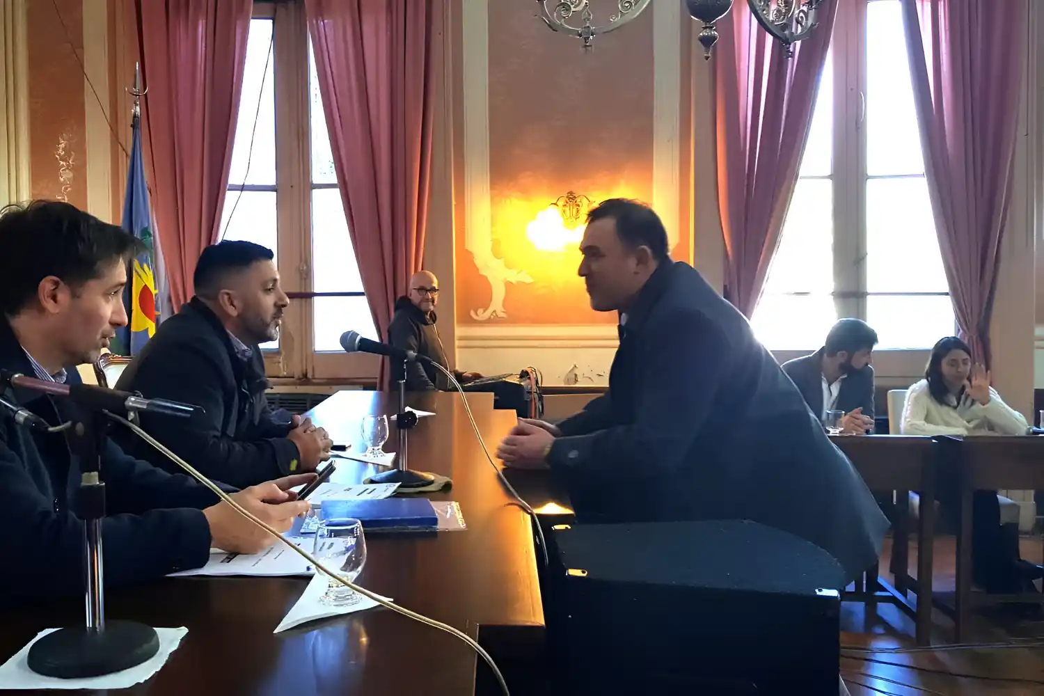 La oposición volvió a pedir a Presidencia que traten las sanciones a los que faltaron.