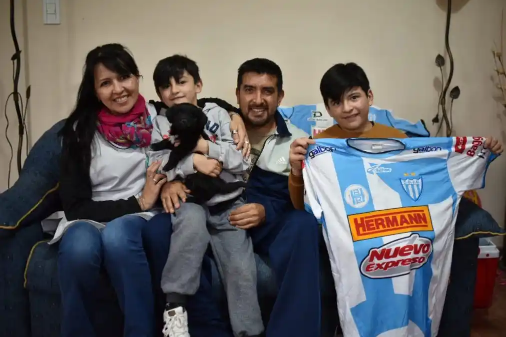 Por estos días, Acosta pasa el tiempo junto a su familia