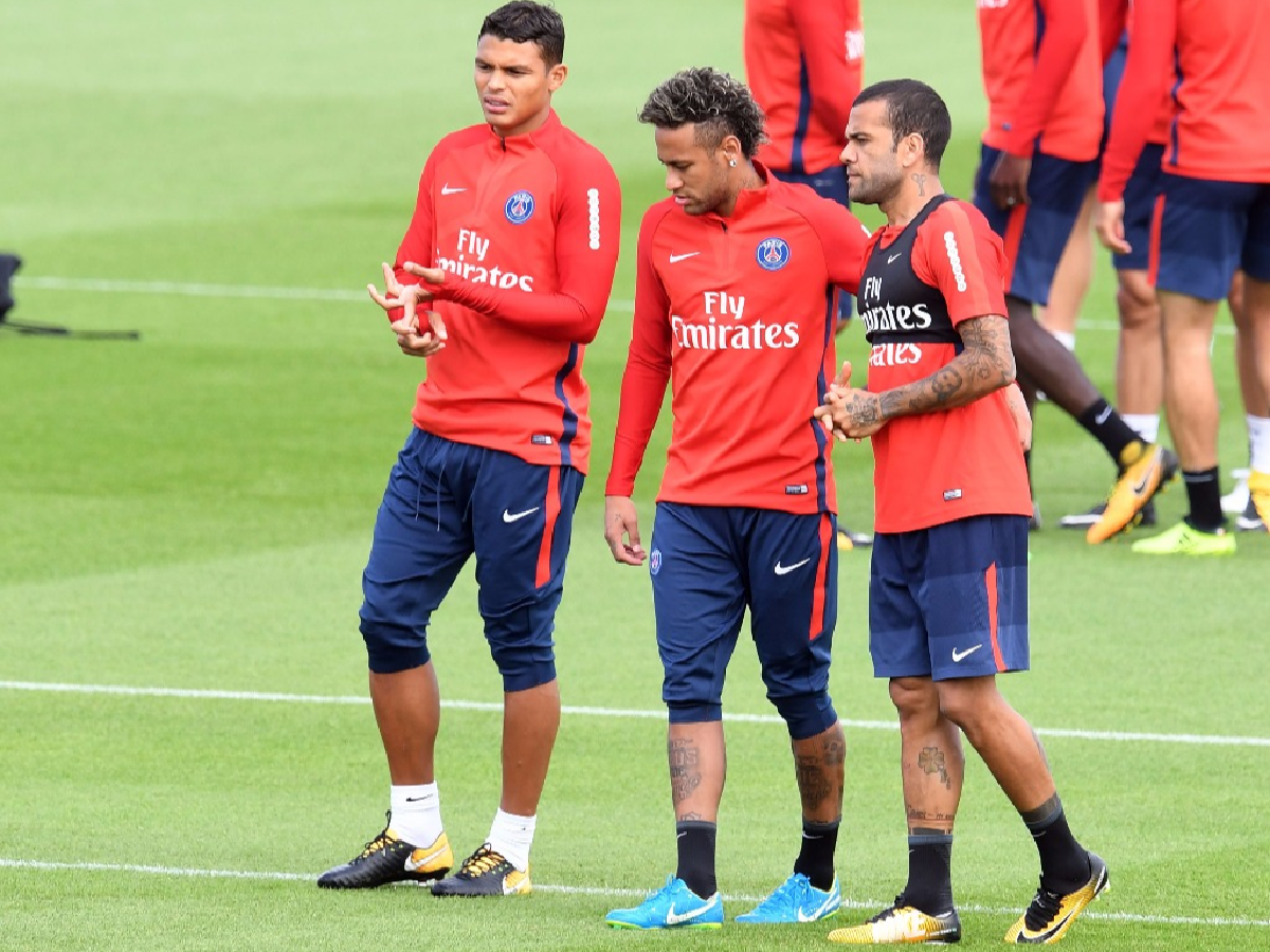 Neymar volvió a París pero su futuro es incierto 