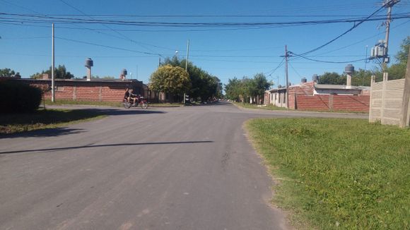Chocó a una mujer y sus hijos haciendo “Willy” en la moto: quiso huir y lo atraparon