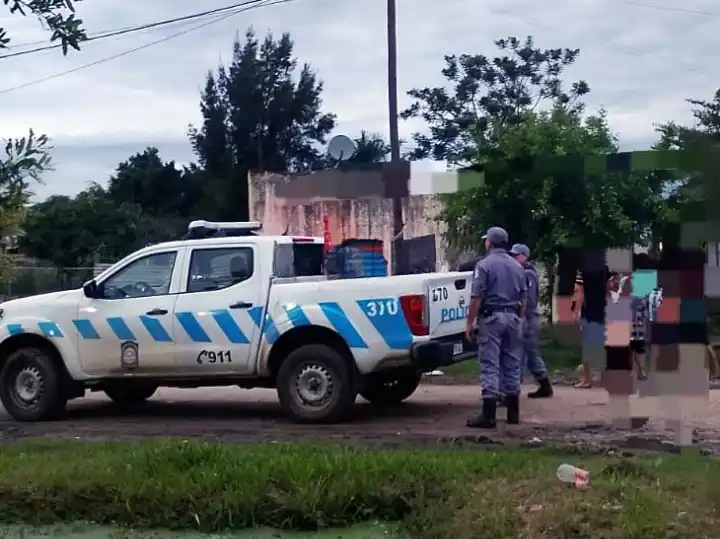 Detuvieron a una pareja tras una violenta resistencia y desobediencia judicial