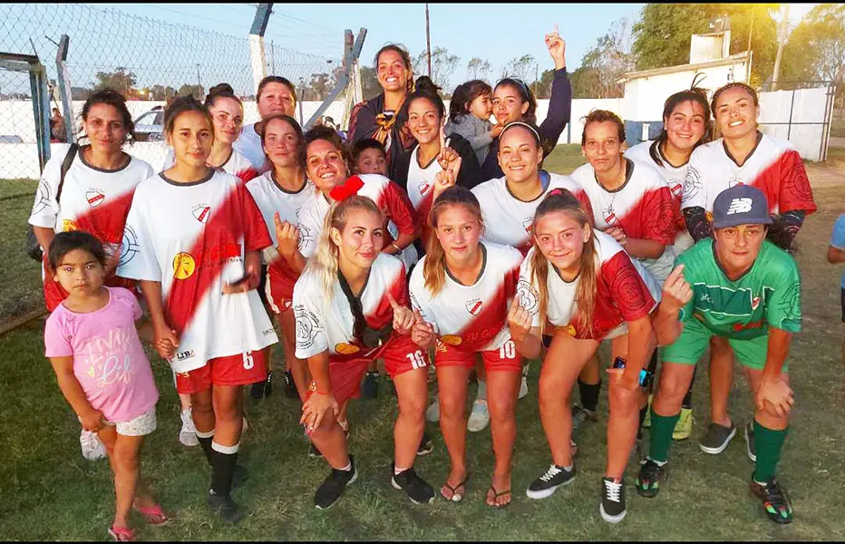 El Principio ganó un torneo relámpago de fútbol femenino