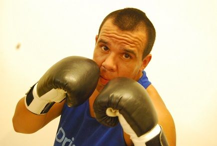 "El Oso" Esteban López perdió el invicto en Luján