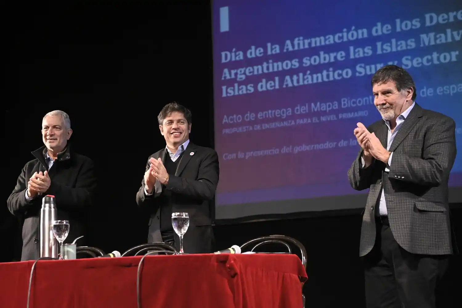 El titular de la cartera educativa participó de la jornada junto al Gobernador y el intendente de La Plata.