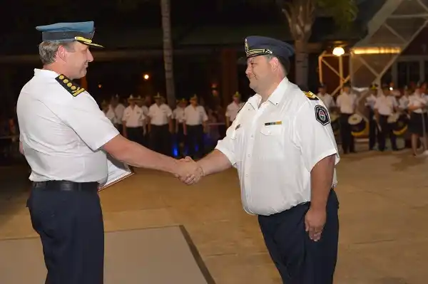 Reconocen al Sargento que ayudó a salvar a un hombre por teléfono