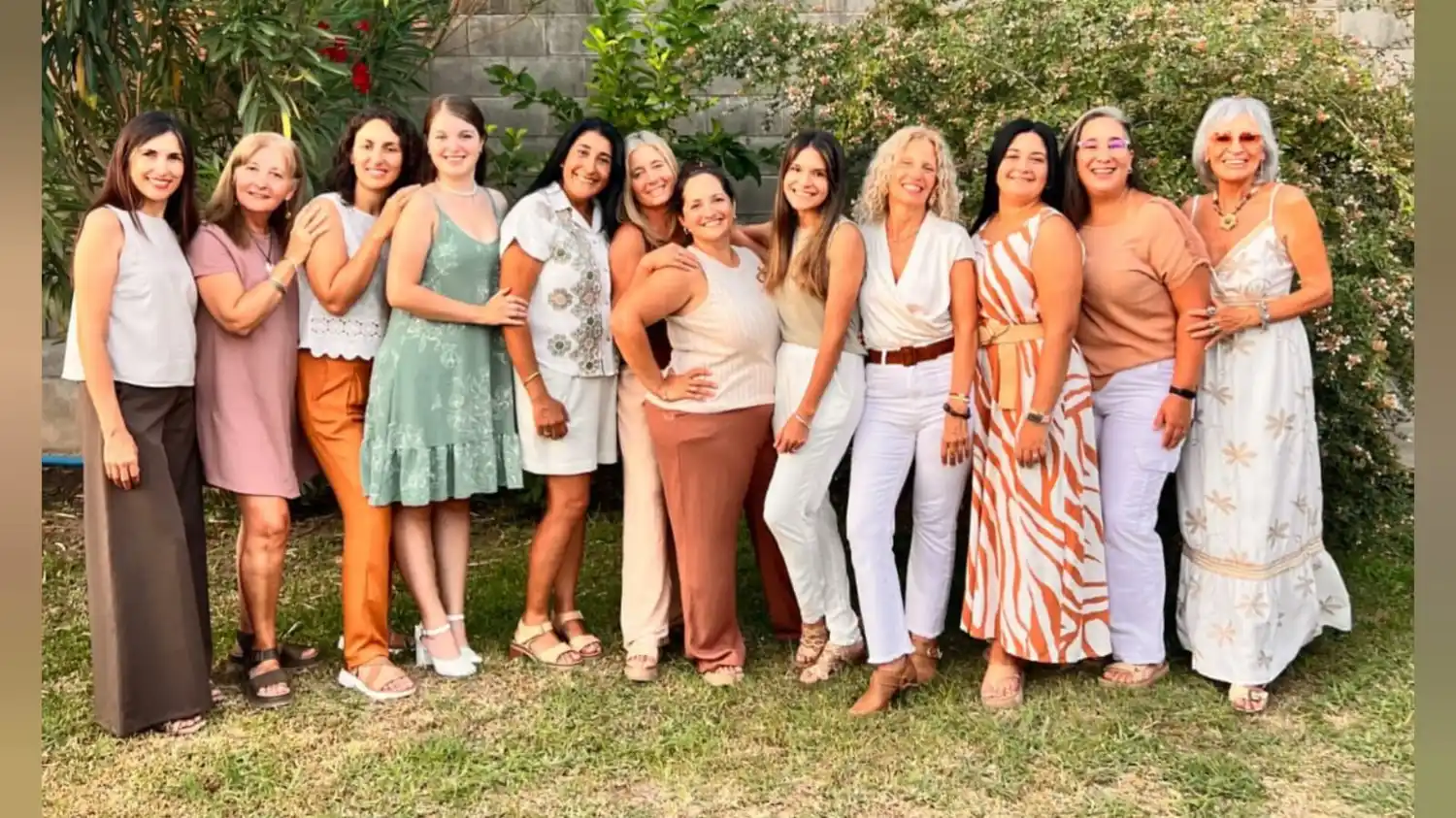 Doce voces femeninas que rescatan el folclore latinoamericano.