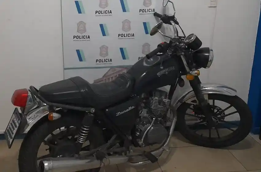 Llevaba una moto de tiro: no se le había quedado, la había robado