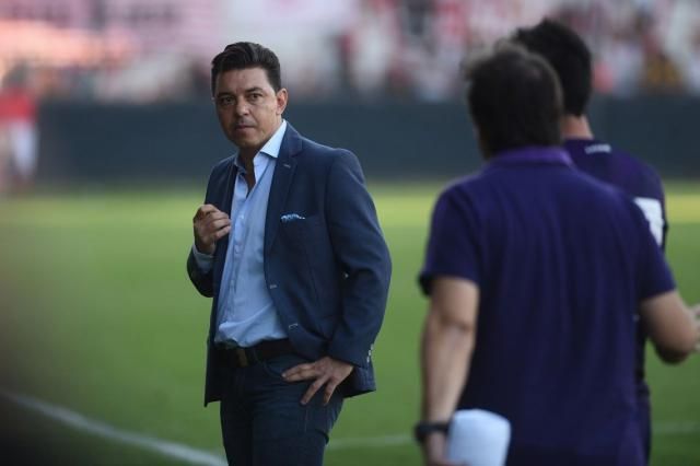 El fallo de la Conmebol: tres fechas a Gallardo y la primera final va el sábado
