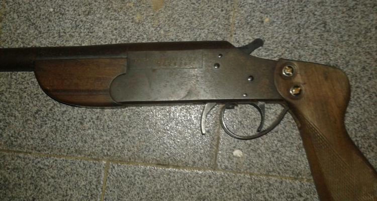 Riesgo de vida para el hombre que se autolesionó con un disparo