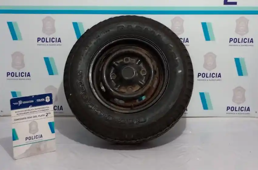 Encuentran neumático que fue robado en Falucho y Córdoba