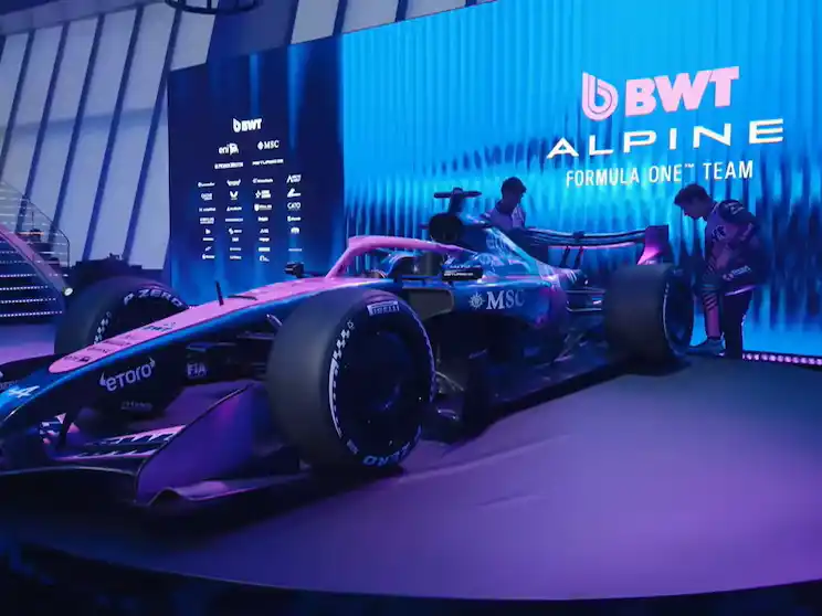 Franco Colapinto y Pierre Gasly, los encargados de descubrir el nuevo monoplaza.