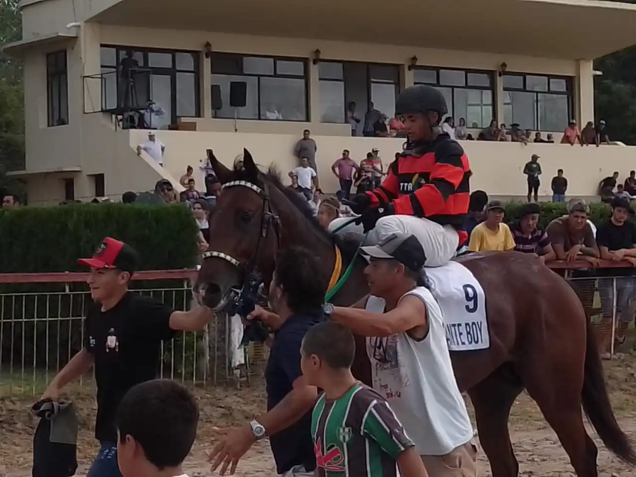 Turf: Radiante Boy y Noah Tom, los ganadores de la Copa Criadores