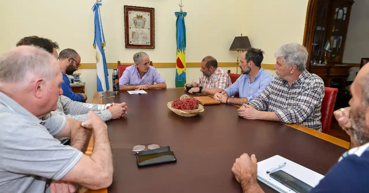 Reunión entre el Colegio de Ingenieros y el intendente de Chascomús para promover proyectos de infraestructura