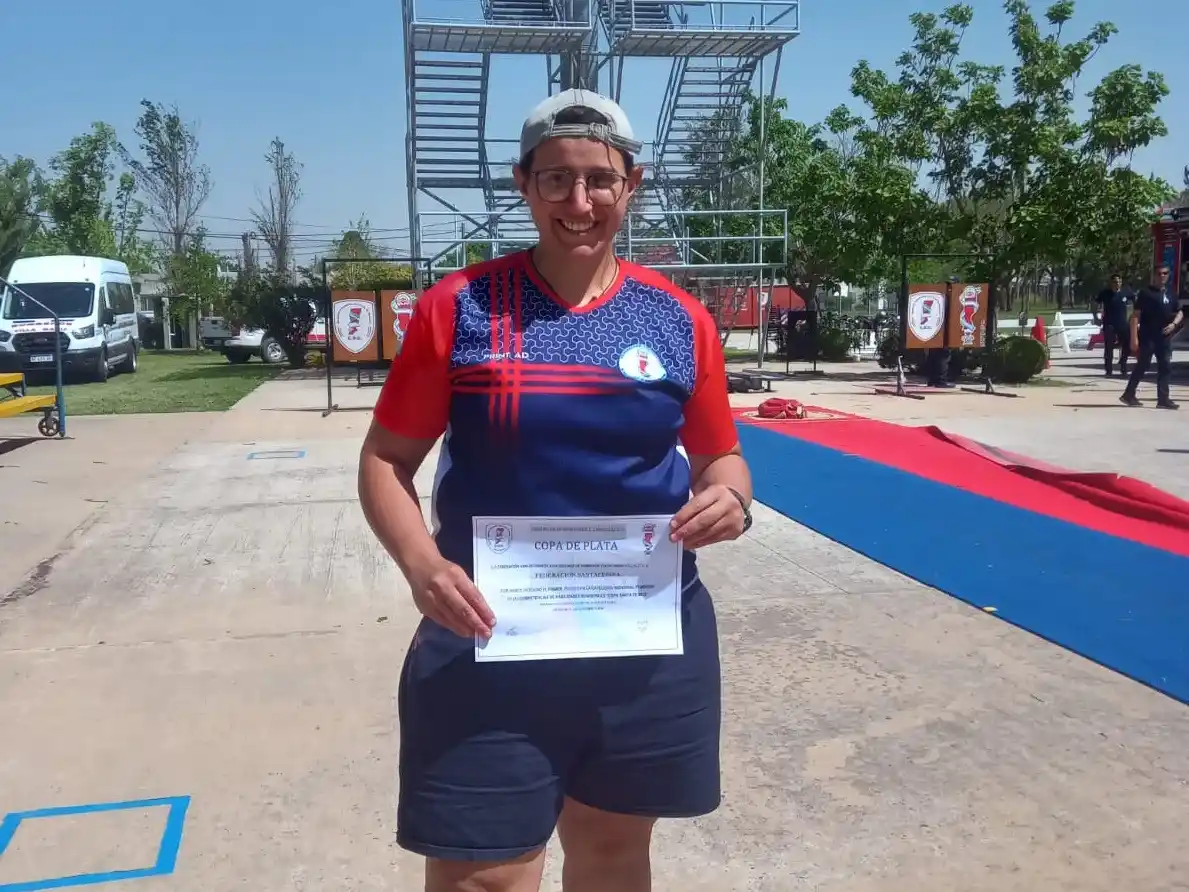 Rocío Arduino con el diploma del primer puesto en Individual Femenino. Foto: Gentileza.