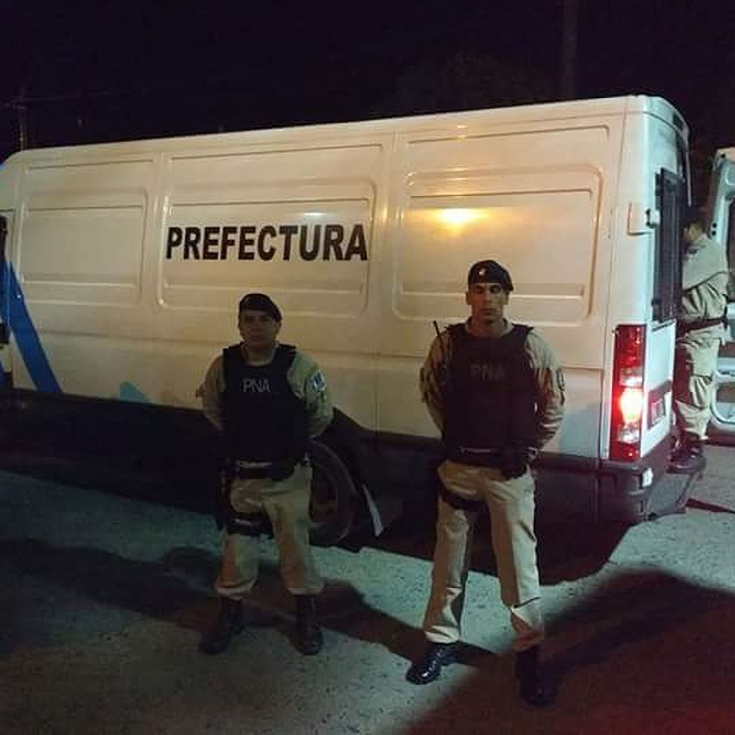 Prefectura brinda seguridad a los damnificados por las inundaciones en Arrecifes
