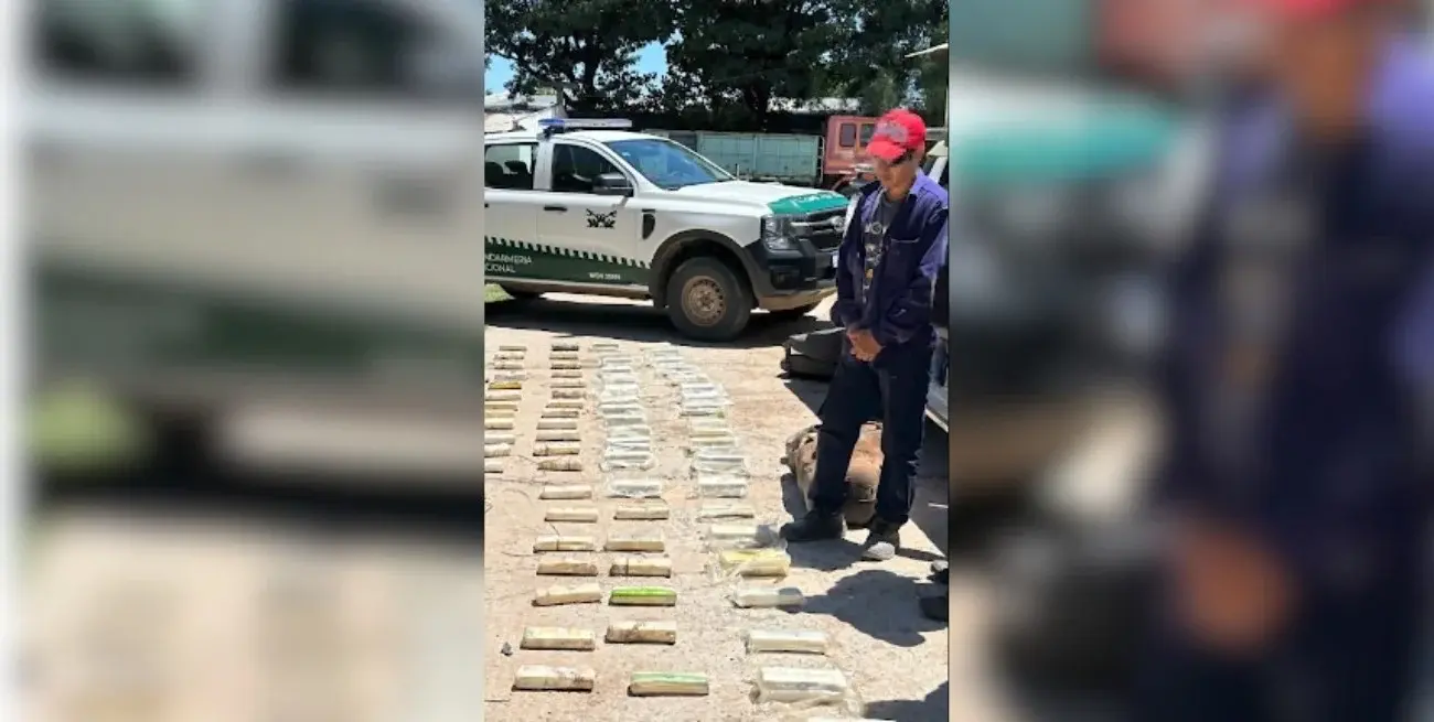 Operativo "Familia Blanca": cayeron dos narcos con más de 60 kg de cocaína en una Hilux