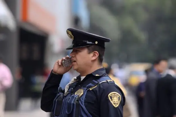 Quilmes: Buscan limitar uso de celulares a policías en servicio