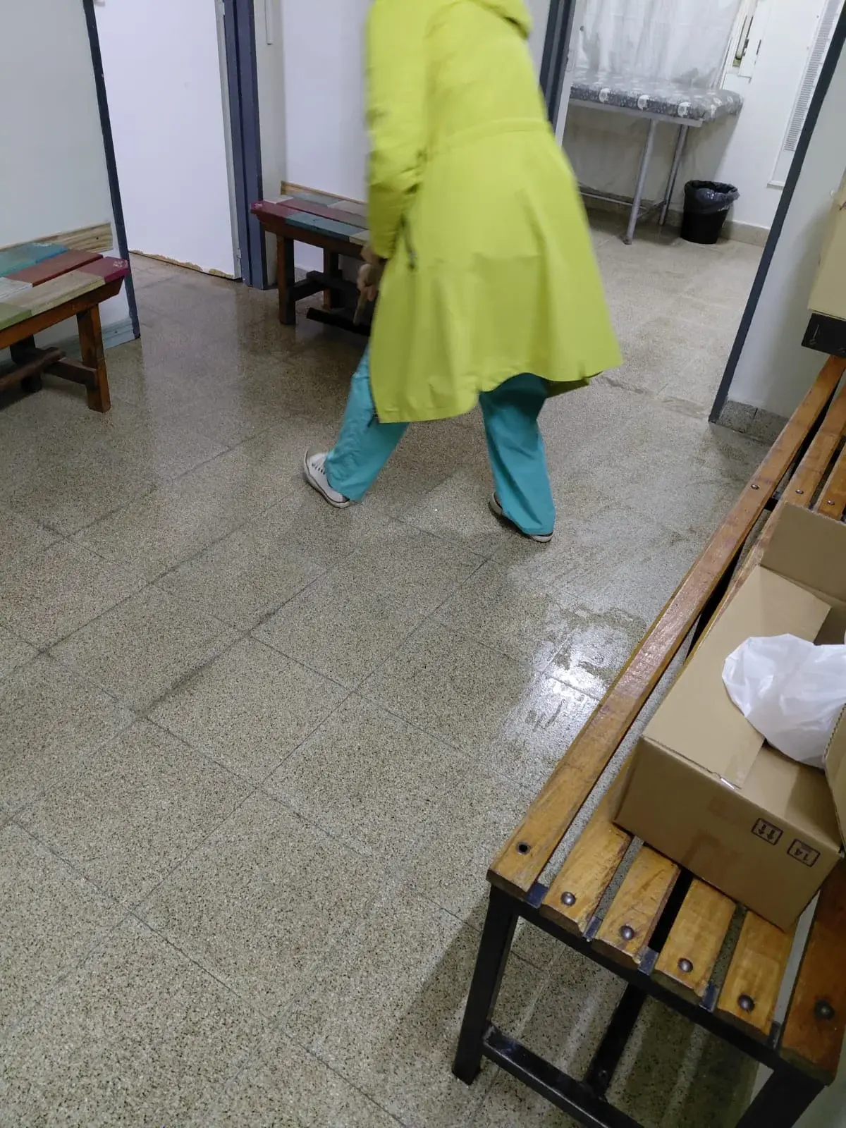Una familia felicita la atención del personal del Centro de Salud del barrio Arco Iris