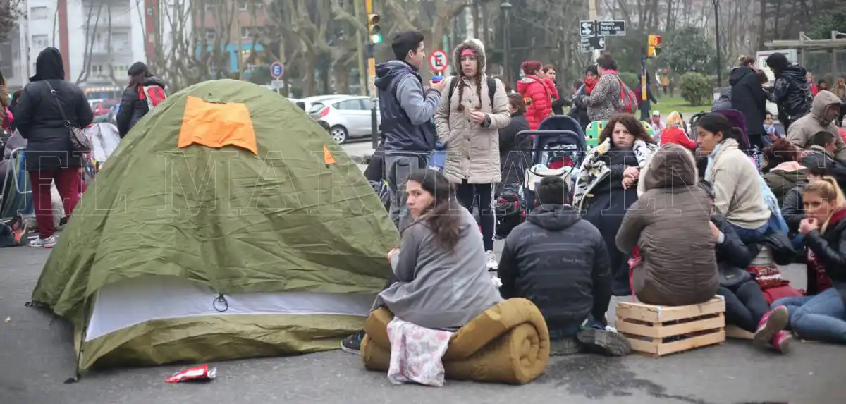 Se levantó la protesta frente al Municipio y siguen las negociaciones