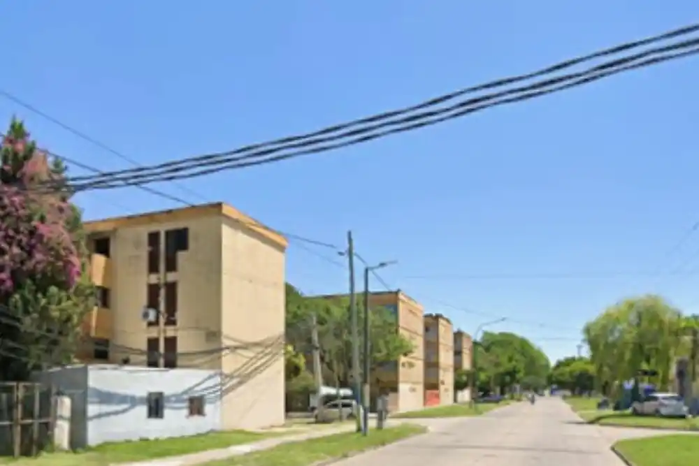 Cayó un joven de 18 años que realizó tiros al aire desde el techo de un monoblock de zona sur